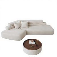 Área de Descanso de Oficina de Diseño Minimalista Italiano: Área de Recepción de Hotel y Salón de Belleza con Sofá Cama Curvo y Angulado.