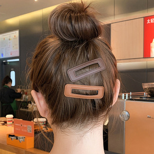 90s 2023 nouveau design mode faux cuir diverses couleurs unies pinces à cheveux pour femmes accessoires de cheveux frange épingle à cheveux <span class=keywords><strong>facile</strong></span> à assortir - Product Image 5