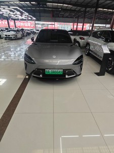 Xiaomi YU7 <span class=keywords><strong>Auto</strong></span> Elettrica <span class=keywords><strong>Usata</strong></span> 5 Posti Doppio Motore AWD Grigia 2025 FOB Pronta per l'Esportazione - Product Image 4