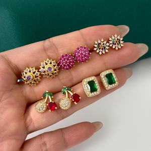 Pendientes de Moda para Mujer, Chapados en Oro de 18K con Piedras Preciosas de Colores, Varios Estilos, Cereza, Cuadrados, Esmeralda, Flor, para Uso Diario - Product Image 1