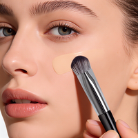 Kuas Makeup Wajah Bentuk Segitiga Gagang Plastik Bulu Sintetis Lembut untuk Concealer Foundation Kuas Kecantikan 3D Spesial Grosir