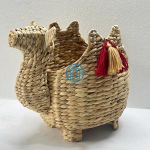 Elegant Camel Shape Water Hyacinth Woven Basket With Tassel Natural Animal Storage Organizer For Ramadan <b>Eid</b> <b>Gift</b> Mubarak Decor - Product Image 2