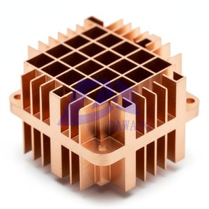 Pièces de système de refroidissement en cuivre usinées sur commande par CNC 5 axes avec électroérosion par fil et brochage - Product Image 1