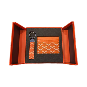 Cartera de Tarjetas Ultrafina y Elegante, Porta Tarjetas Personalizado de Lujo, Porta Tarjetas de PVC Premium con Llavero y Caja de Lujo - Product Image 5