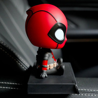 Vente en gros de figurines de poupées en résine de héros de dessins animés créatifs, figurines à ressort, figurines de collection, modèle décoratif de voiture