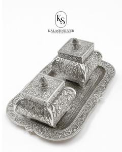 ชุดกล่องพูจาสีเงินจาก Kalash Silver House น้ำหนัก 695 กรัม ดีไซน์ลายดอกไม้ทำมือ พร้อมถาด สำหรับจัดเก็บแบบดั้งเดิมสำหรับบ้านและหิ้งพระ - Product Image 1