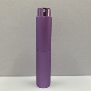 Wholesale Round 8ml 10ml Mini <b>Sample</b> <b>Perfume</b> <b>Bottles</b> Twist up Aluminum Luxury Black Gold <b>Perfume</b> Atomizer Spray <b>Bottle</b> - Product Image 2