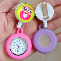 Montre de poche rétractable en silicone avec motif de hibou mignon, pour infirmière, médecin, cadeau médical, badge rétractable, clip, horloge à quartz