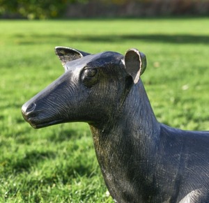 Estatua de Reno de bronce, suministros de jardín, escultura de Navidad de Reno de bronce hecha a mano, decoración de granja al aire libre, ciervo antiguo sentado - Product Image 5