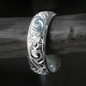 Q559 Fede Nuziale in Argento con Design Floreale, Anello Classico Unisex di Alta Qualità - Product Image 3