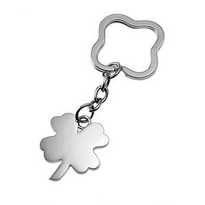 Llavero de Aleación con Forma de Trébol de Cuatro Hojas, Llavero Ligero y Moderno con Logotipo Personalizado, Estilo de Dibujos Animados, Hecho de Aleación de Zinc - Product Image 1