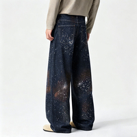 Pantalon large longueur cheville style américain rétro, motif ciel étoilé dégradé en encre, avec points blancs galactiques, pantalon tendance graffiti