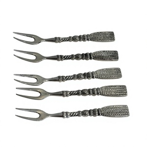 Juego de Tenedores para Carne de Acero Inoxidable, Color Dorado y Plateado, Fácil de Limpiar, Utensilio para Asar, Hornear y Usar al Aire Libre - Product Image 5