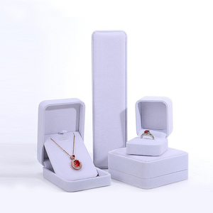 맞춤형 고급 남성용 보석함 반지 보석 포장용 벨벳 상자 작은 선물 상자 - Product Image 2