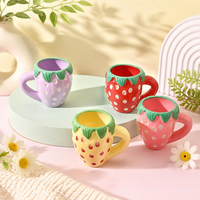Figurines de dessin animé en résine artificielle en forme de fraises miniatures aux couleurs variées pour décoration de jardin féerique, terrarium et cadeaux de décoration intérieure