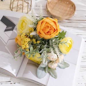 Bouquet de fleurs artificielles Maiko, jaune orange, tissu tissé en plastique, décoration de mariage à domicile, CF01370 - Product Image 1