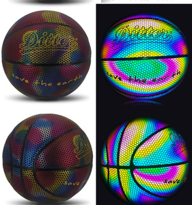 Ballon de basketball lumineux, brillant, holographique et réfléchissant - Product Image 2