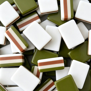 Tuile de Mahjong Joker en acrylique américaine personnalisée en gros avec motif fermier, blanche, rouge, verte, non toxique pour le jeu de Mahjong - Product Image 1