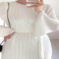 Vêtements Féminins Européens et Américains Automne 2025 Nouvelle Jupe Longue Plissée Manches Trompette Mi-Longue Abaya Élégante