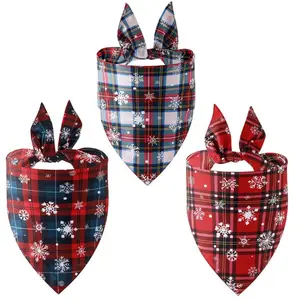 최신 디자인 재고 애완 동물 크리스마스 의상 액세서리 눈송이 패턴 격자 무늬 개 두건 스카프
