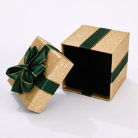 Caja de Regalo Navideña Personalizada con Tapa de Cielo y Tierra, Fabricada con Materiales Reciclados, con Grabado y Laminado Mate