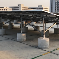 Industrielle Qualität Hochkorrosionsbeständige Feuerverzinkte Stahl-Solararray-PV-Halterung für Boden & Flachdach