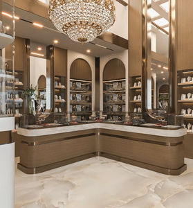 Service de design d'intérieur pour bijouterie sur mesure, aménagement de magasin de détail moderne avec vitrine de présentation de montres de luxe - Product Image 2