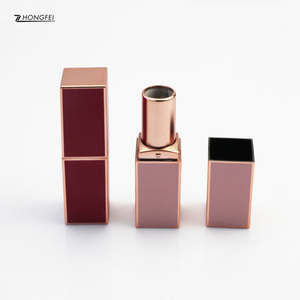 Échantillon gratuit vente en gros <span class=keywords><strong>tube</strong></span> de rouge à lèvres vide en or unique de luxe logo personnalisé pour les femmes conteneur à gogo - Product Image 4