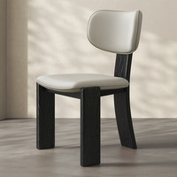 Chaise de salle à manger en bois massif de style minimaliste italien du milieu du siècle, dossier en cuir épaissi, chaise de restaurant haut de gamme en bois pour la maison