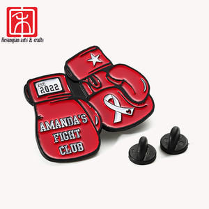 Logotipo de metal personalizado del fabricante Aleación de zinc Ah esmalte suave <span class=keywords><strong>Fight</strong></span> <span class=keywords><strong>Club</strong></span> Red Guantes de boxeo PIN para ropa - Product Image 2