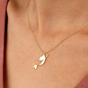 Collana alla Moda a Tema Sirena, Gioielli Ispirati all'Oceano, Ciondolo Artigianale a Forma di Sirena Marina, Regalo per Amanti della Spiaggia, Regalo di Natale - Product Image 2