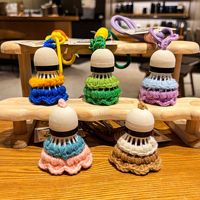 Niedlicher Badminton-Federball-Schlüsselanhänger, handgefertigter Häkel-Taschenanhänger mit Schlüsselband und Karabiner, Rucksack-Anhänger, Sportgeschenk für Mädchen und Frauen