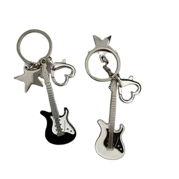 Rock Punk Vintage metal Keychain Accessories Y2K Guitar Love Heart Star KeyChain for Men Women Sweet Cool Trendy Fashion Pendant