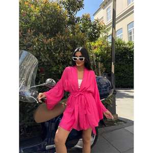 Ensemble short 2 pièces pour femme en jacquard, haut kimono fuchsia avec décoration logo, tailles XS-2XL pour la saison d'automne - Product Image 1