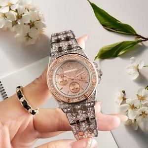 Reloj de cuarzo de acero inoxidable para hombre, caja de aleación de 40 mm, correa de cocodrilo, esfera de cristal - Product Image 4