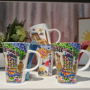 Juego de tazas de recuerdo impresas personalizadas de París y <span class=keywords><strong>Nueva</strong></span> <span class=keywords><strong>York</strong></span>, tazas de café de cerámica de gres al por mayor, diseño de Color interior con cuchara - Product Image 2