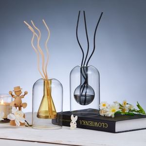 Bottiglia di aromaterapia in vetro stile piccolo libro rosso non stampato semplice in ornamenti bottiglia di olio essenziale di vetro e vasi di cristallo - Product Image 3