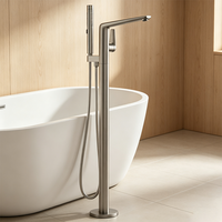 Robinet de baignoire autoportant WEIHAO en nickel brossé à poignée unique avec douchette à main pour la rénovation des salles de bain de villas et d'hôtels