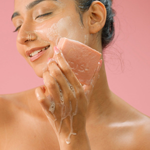 Savon de Bain Luminescent à la Rose et au Lait de Coco pour une Peau Radieuse Nettoyage en Profondeur Savon Hydratant pour un Usage Quotidien - Product Image 2