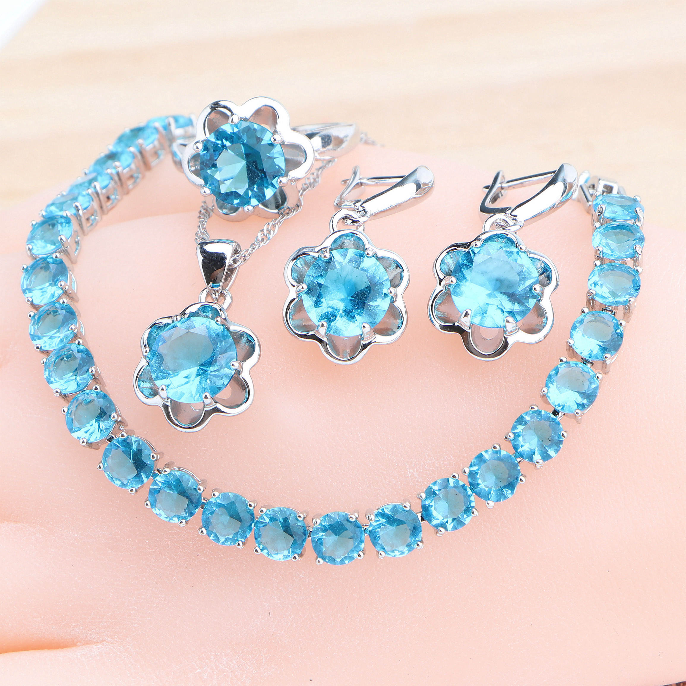 สีฟ้าอ่อน