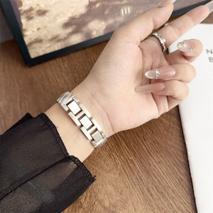 สายนาฬิกาข้อมือโลหะสแตนเลสสตีลสุดหรูสำหรับ Apple Watch สายนาฬิกา Acero Inoxidable ดีไซน์สวยงาม ชุบทอง ขนาด 45 มม. 49 มม. - Product Image 3