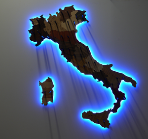 Portabottiglie leggero colorato In legno naturale di forma italiana Made In Italy per mobili da ristoranti di fascia alta - Product Image 1