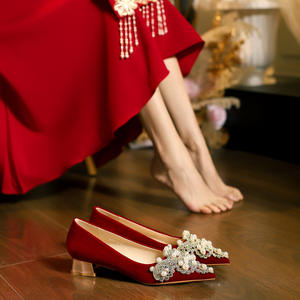 Zapatos de Tacón Bajo con Punta en Pico, Adornados con Diamantes, de Charol, Elegantes, Femeninos, Transpirables y Cómodos - Product Image 3