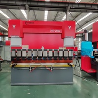 Máquina Económica para Doblar Chapas Metálicas de 70 Toneladas, Mesa de Trabajo de 2500 mm, Controlador CNC E310P, Fácil Operación para Trabajadores Principiantes