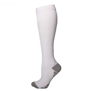 Vente <span class=keywords><strong>en</strong></span> gros Sports d'été Chaussettes <span class=keywords><strong>de</strong></span> pression professionnelles <span class=keywords><strong>Bas</strong></span> longs pour femmes Chaussettes <span class=keywords><strong>de</strong></span> mollet <span class=keywords><strong>de</strong></span> course Chaussettes <span class=keywords><strong>de</strong></span> compression élastiques - Product Image 3