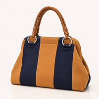Sac fourre-tout en tricot avec broderie de logo personnalisé et poignée, pochette de luxe en crochet ondulé pour le marché de détail haut de gamme, faible MOQ