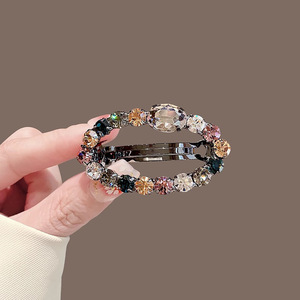 Pince à cheveux rectangulaire en strass noir et blanc, pince bec de canard style diamant pour femme, coiffe fraîche et élégante - Product Image 2