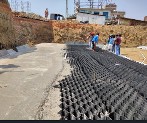 <span class=keywords><strong>Stabilisateur</strong></span> <span class=keywords><strong>de</strong></span> <span class=keywords><strong>gravier</strong></span> en géocell HDPE, mur <span class=keywords><strong>de</strong></span> soutènement flexible, pavage cellulaire avec surface texturée pour jardin - Product Image 4