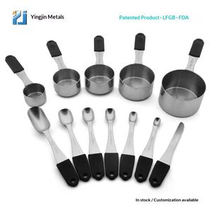 Ensemble de 12 cuillères et tasses à mesurer en acier inoxydable avec poignée magnétique et échelle de précision pour la pâtisserie - Product Image 2