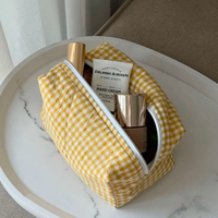 Trousse de Maquillage Portable en Coton Matelassé Écologique – Collection Multi-Motifs, Fermeture Éclair Fluide, Intérieur Spacieux pour Soins de la Peau et Cosmétiques de Bureau